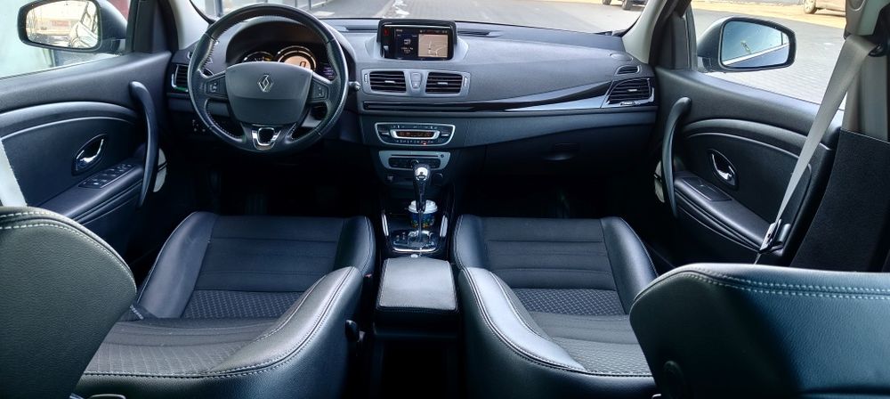 Renault Megane lift Bose kamery automat panorama skóry