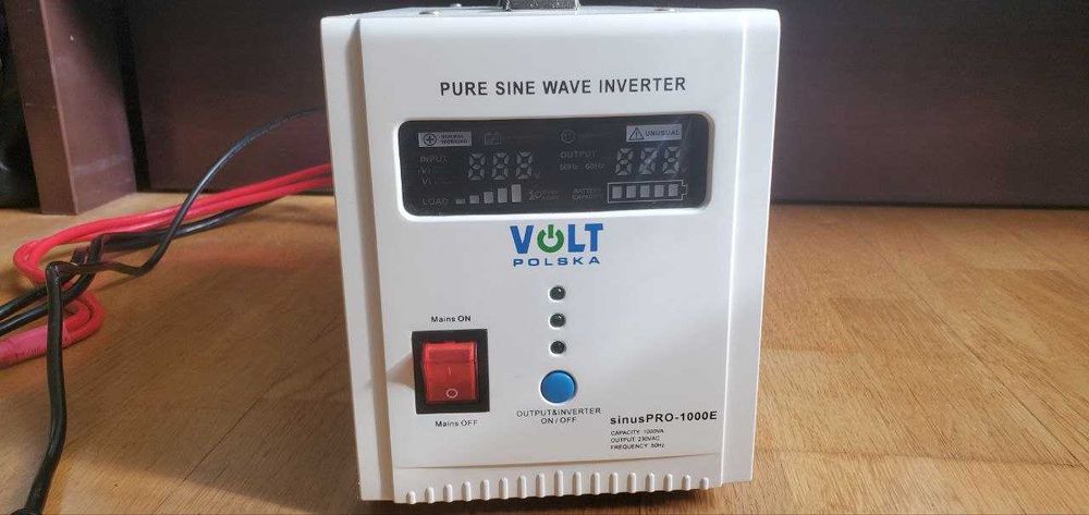 Гібридний ДБЖ/інвертор Volt Polska SINUS PRO 1000E 12V 220V