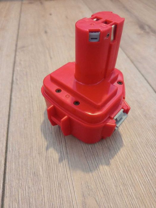 Makita 12v АКБ батарея li-ion 2.5A