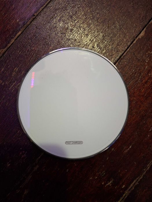 Bezprzewodowa ładowarka Qi 15W USB-C z podświetleniem LED