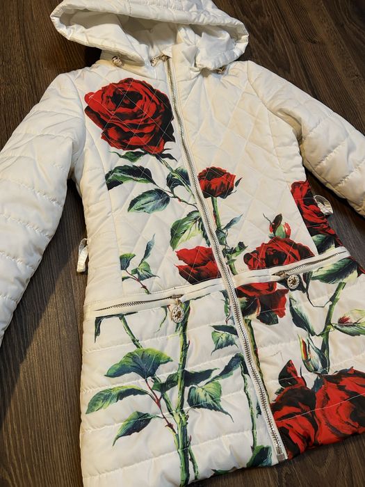 Курточка в доброму стані,134р.