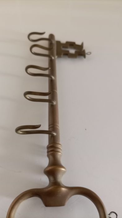 Chaveiro em latão antigo
