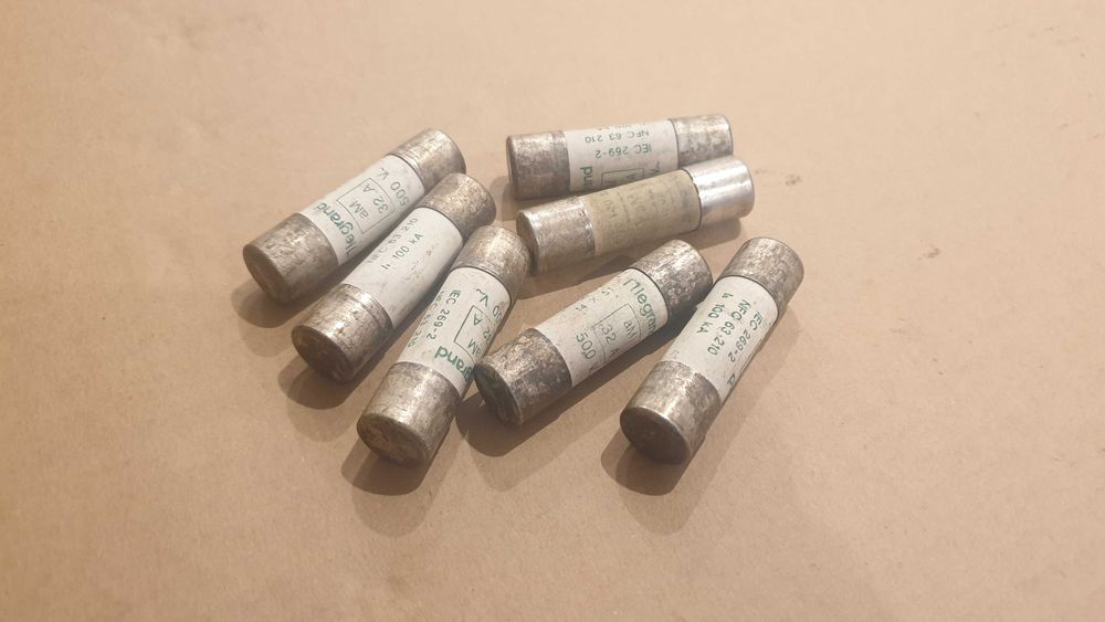 Fusíveis e Porta Fusíveis Industriais / Habitações