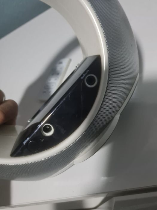 Coluna JBL dock station