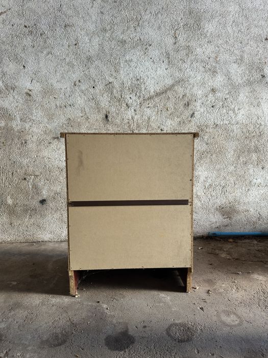 Mesa de Cabeceira em Madeira – Clássica e Funcional