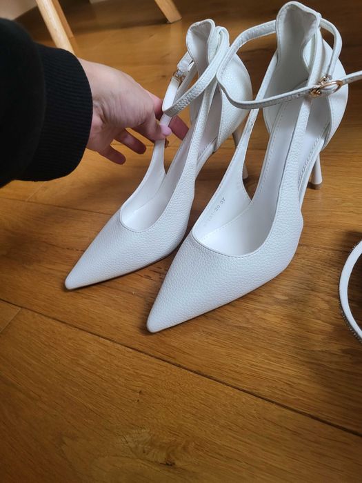 Туфлі весільні білі