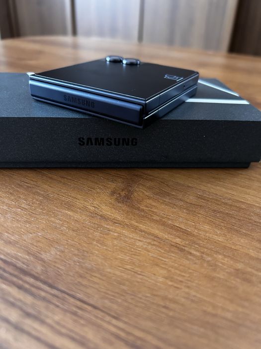 Samsung Galaxy Z flip7 256gb