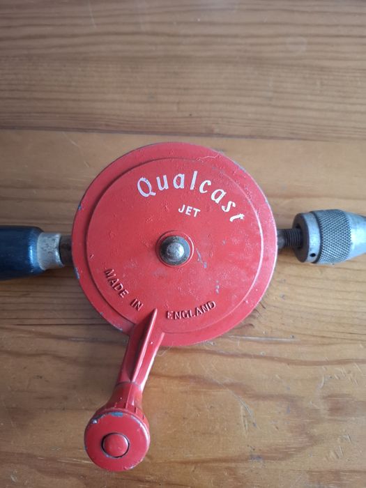 Máquina de furar manual