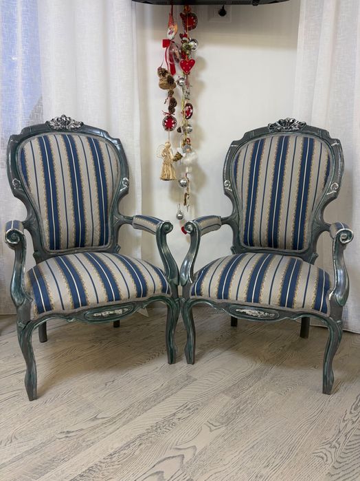 Два крісла в стилі Рококо