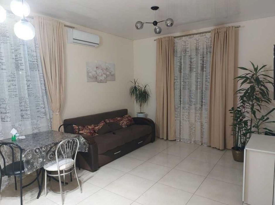 Продам добротный дом в  Великодолинском