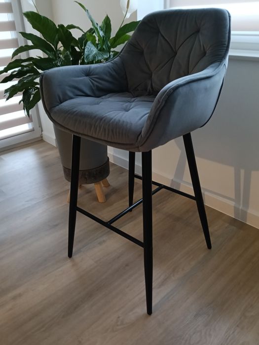 Hoker, wysokie krzeslo