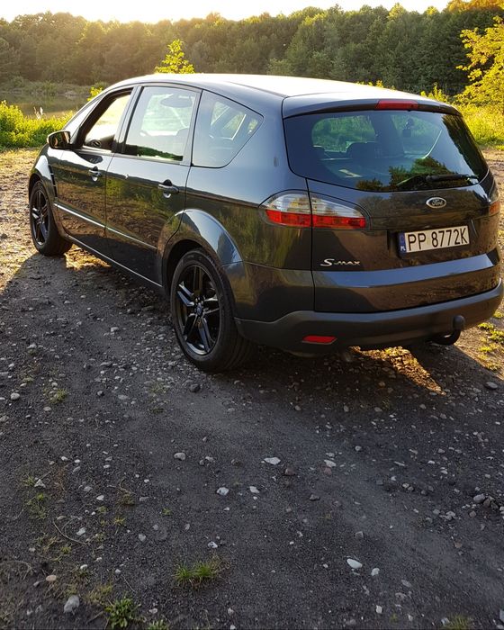 Ford s max benzyna