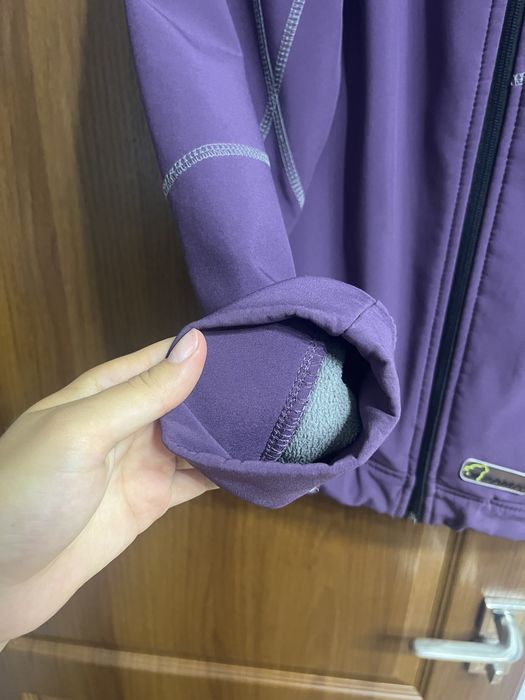 Яскрава трекінгова куртка Softshell Di Pal (M)