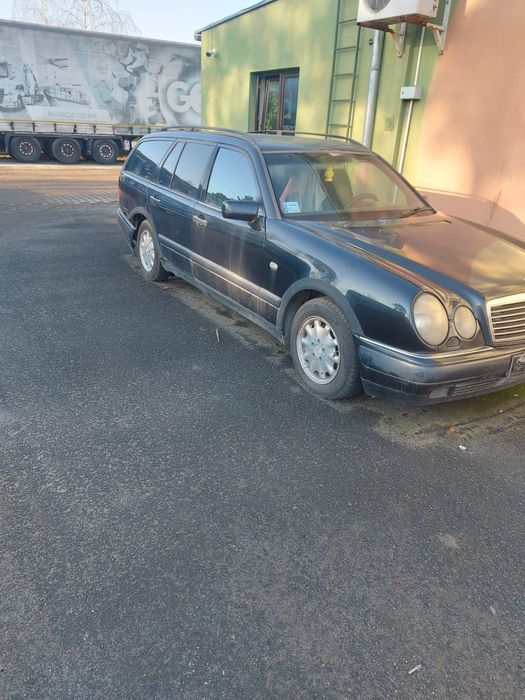 Mercedes E230 Benzyna+gaz - zarejestrowany - Okazja.