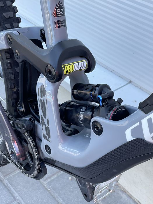 Specialized Enduro 2024 | ZEB Ultimate | SRAM AXS | Code RS | Hope Pro 5