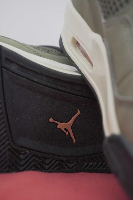 Air Jordan 4 Retro  Undefeated