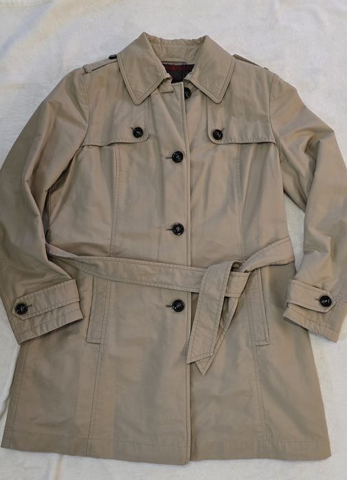 Ocieplany plaszcz marki GIL BRET