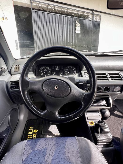 Renault clio 1.2 - gasolina