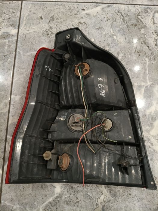 Правий фонарь Мазда Деміо. Рестайл!