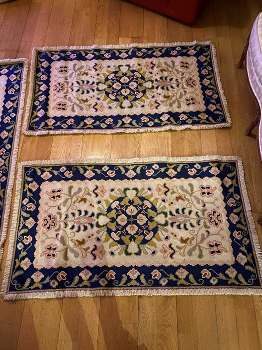 3 tapetes arraiolos para quarto