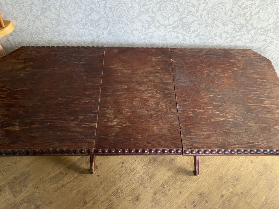 Розкладний стіл