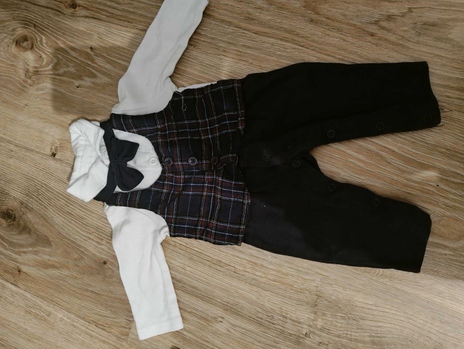 Ubranka dla niemowlaka i buciki