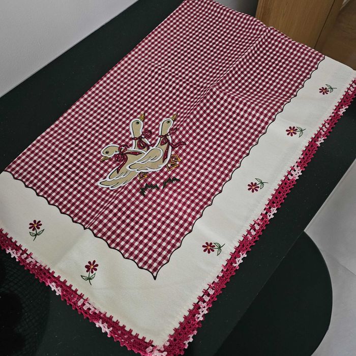 Toalha de Centro de Mesa c/ Croché