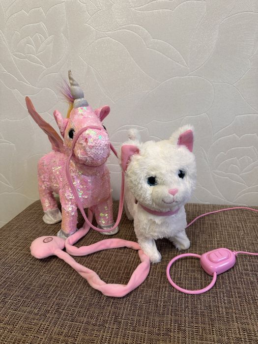 Інтерактивні іграшки на повідку