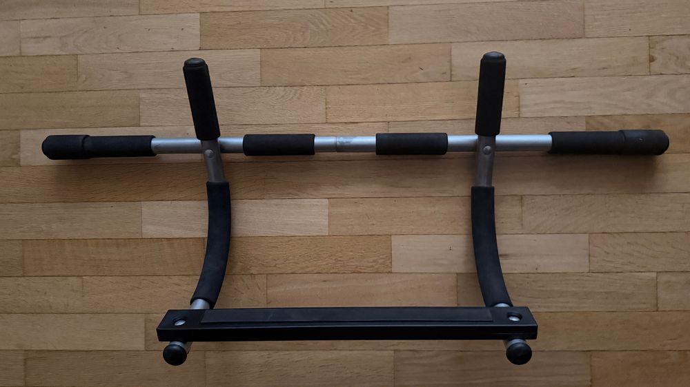 Drążek do podciągania mocowany na futrynie drzwi | Pull up bar