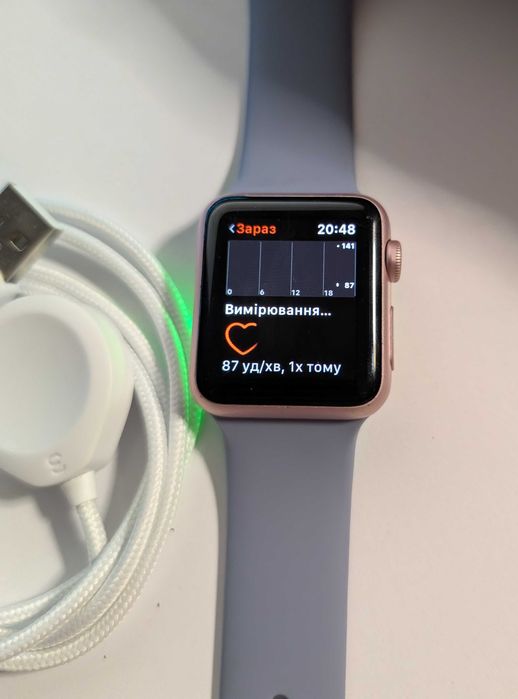 Доступні все працює Apple watch 1 38 rose gold  + новий кабель
