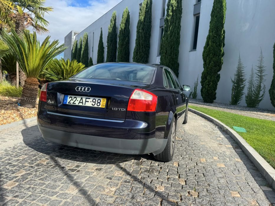 Audi A4 1.9TDI de 2001 em Bom Estado !