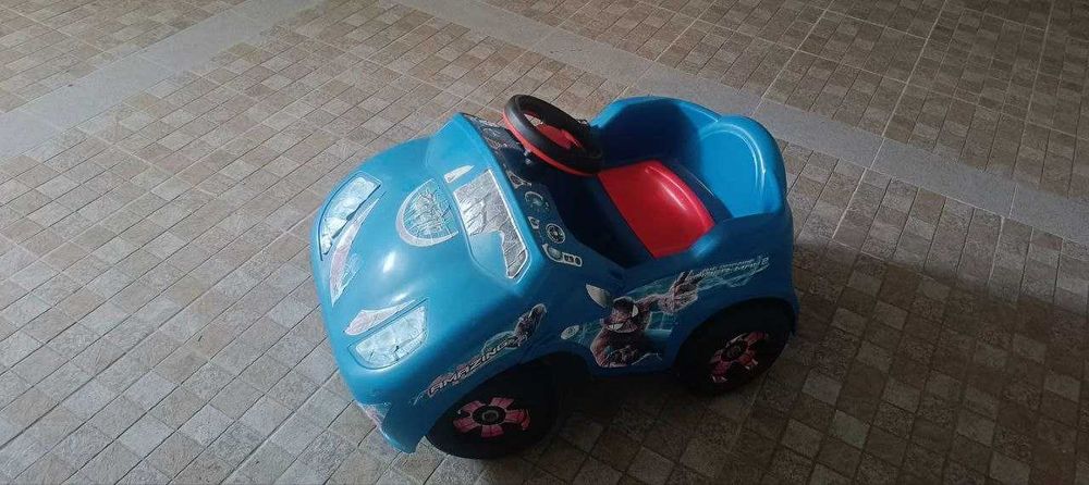 Carro criancas eletrica.