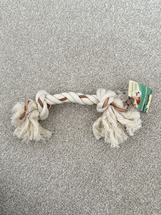 Іграшки для собак та ошийники для дрібних тварин