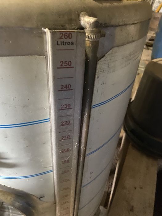 Vendo cubas de vinho