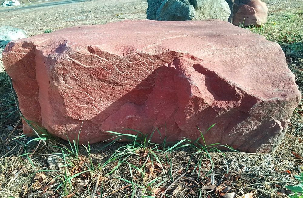 Валуны для ландшафта.