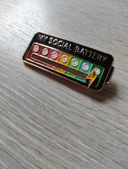 Przypinka My social battery