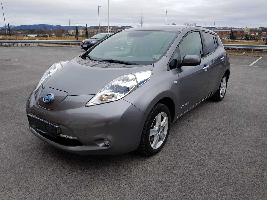 Аренда ниссан лиф nissan leaf 30 квт кожа 17 диски камера 360* 700 гр