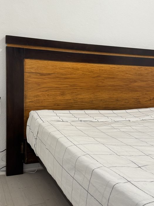 Cama + Estrado + 2 Mesas de cabeceira