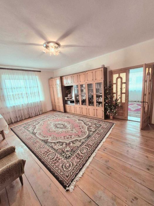 Продам добротний та міцний будинок в місті Бобринець.