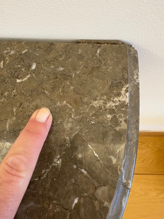 Mesa de apoio antiga, peixe, madeira dourada