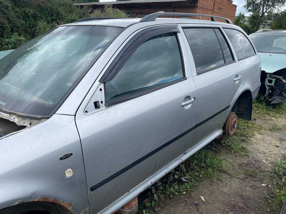 Двері двери передні задні дверь Skoda Octavia Шкода Октавіа Розборка