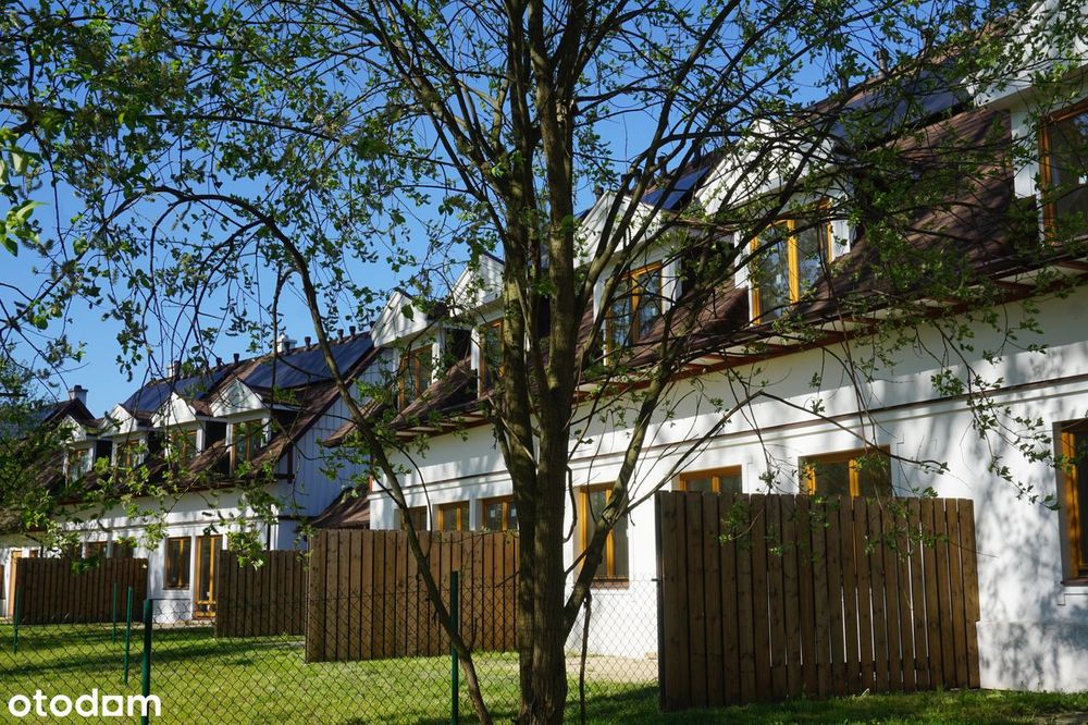 Dom  w zabudowie szeregowej , narożny, z garażem wolnostojącym - B4