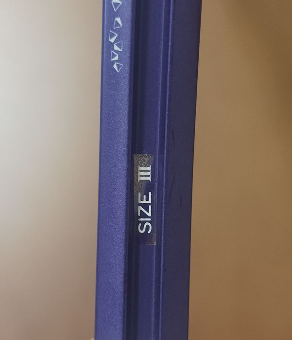 Raquete de ténis Slazenger com capa.