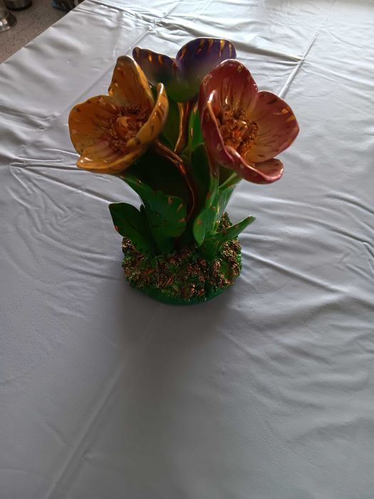 Centro de mesa em porcelana pintada à mão com fio de ouro ELPA anos 50