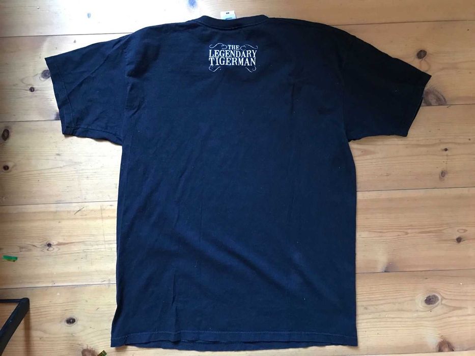 Legendary Tigerman TRUE T-Shirt Oficial Pistola L Paulo Furtado