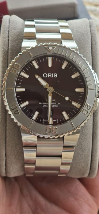 Oris Aquis Cherry