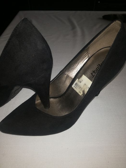 Czarne zamszowe szpilki rozm. 36