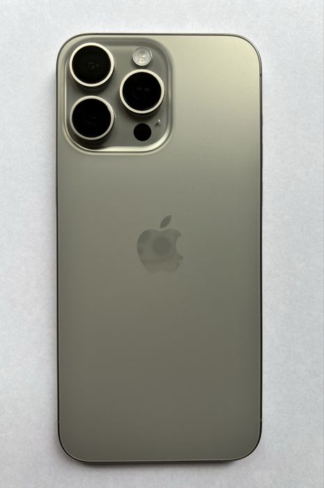 iPhone 15 Pro Max 1Tb Naturalny tytan Idealny + etui FineWoven