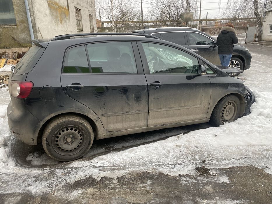 Фольсфаген гольф плюс