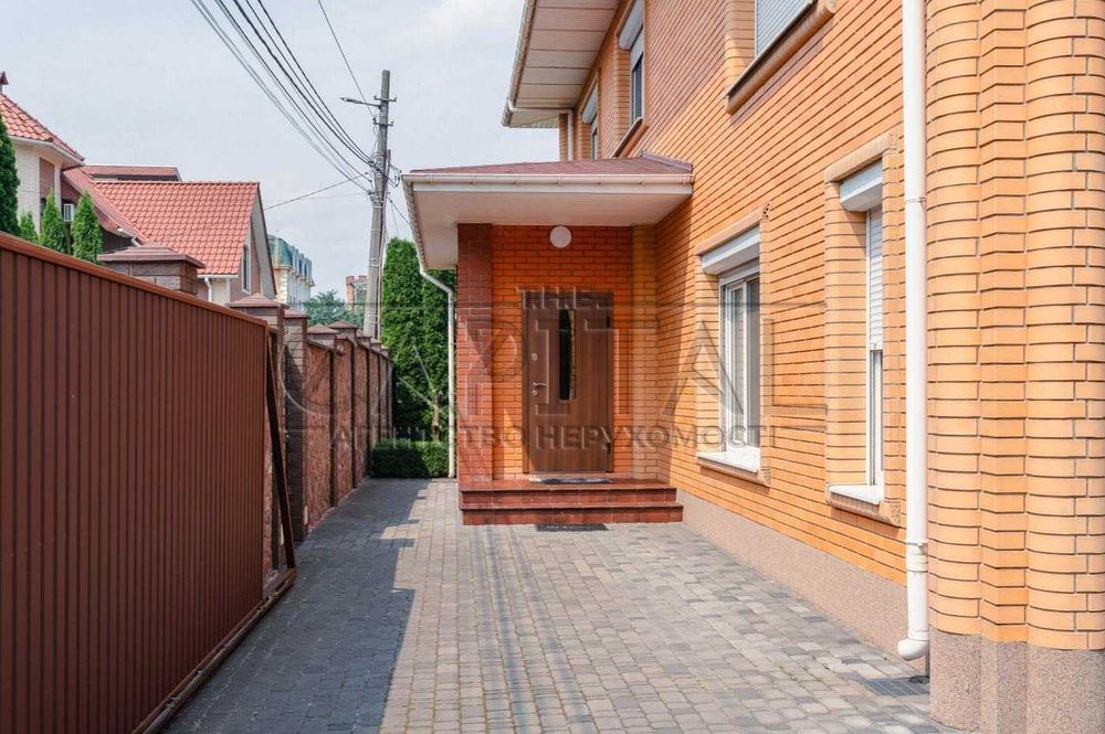 Терміново!!! Оренда Будинок, Подільський район, вул. Ранетна, 600 м2